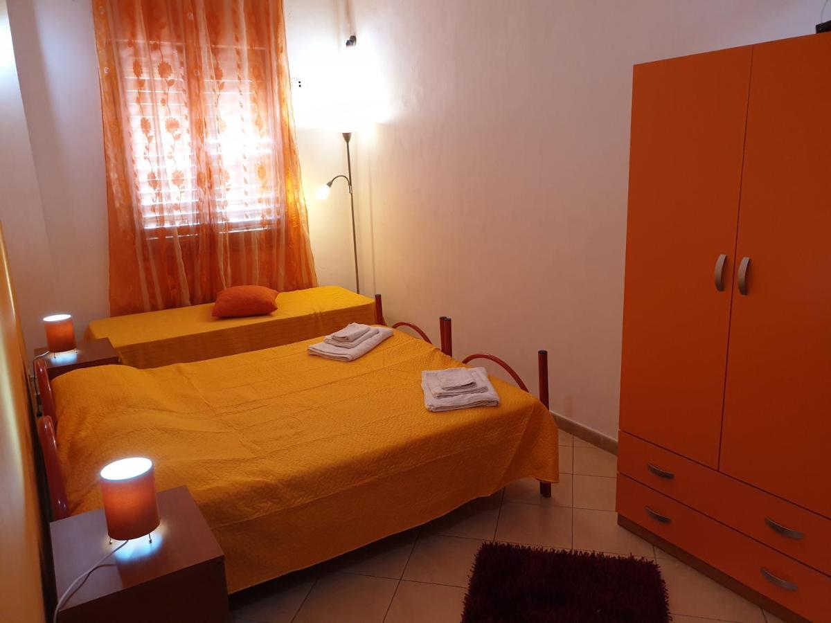 Bed and Breakfast Beb Al Porto Da Joseph Trapani Exterior foto