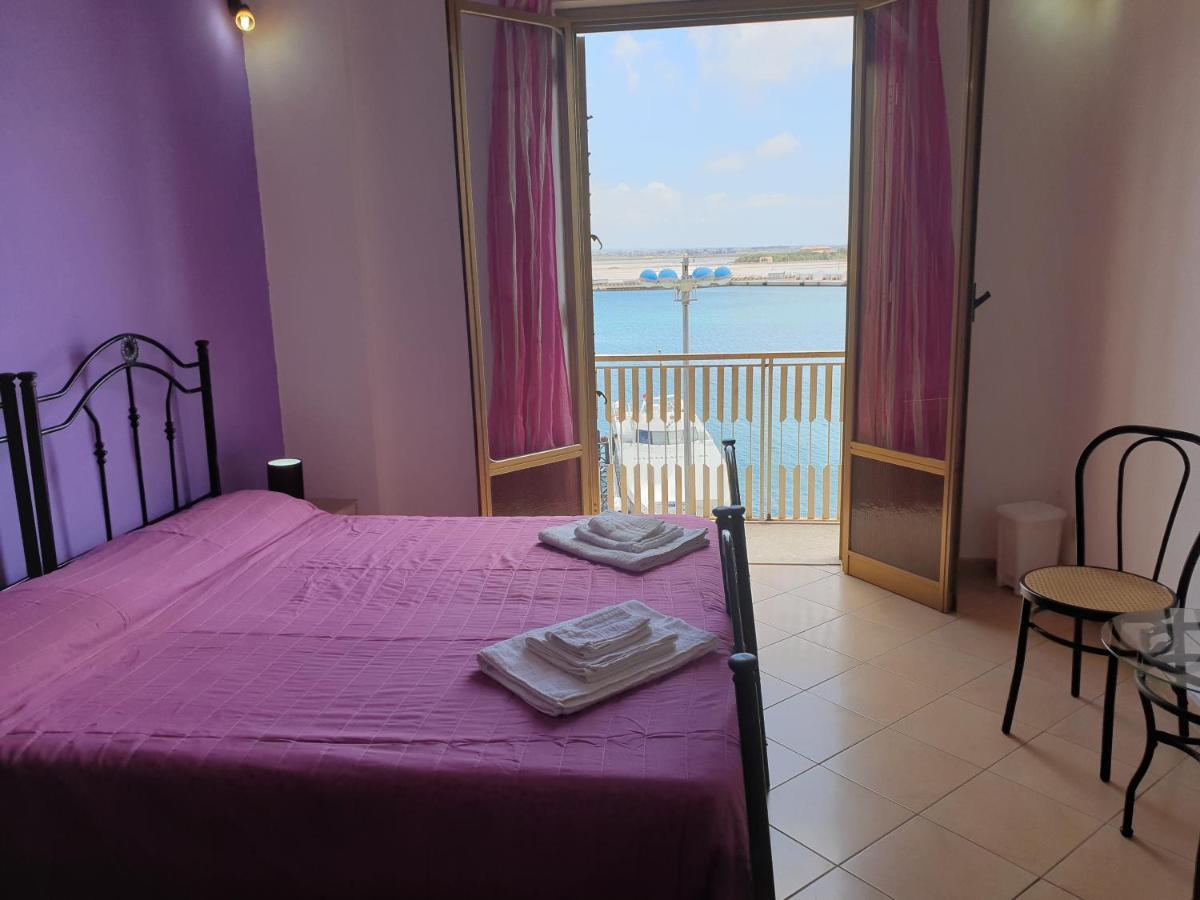 Bed and Breakfast Beb Al Porto Da Joseph Trapani Exterior foto